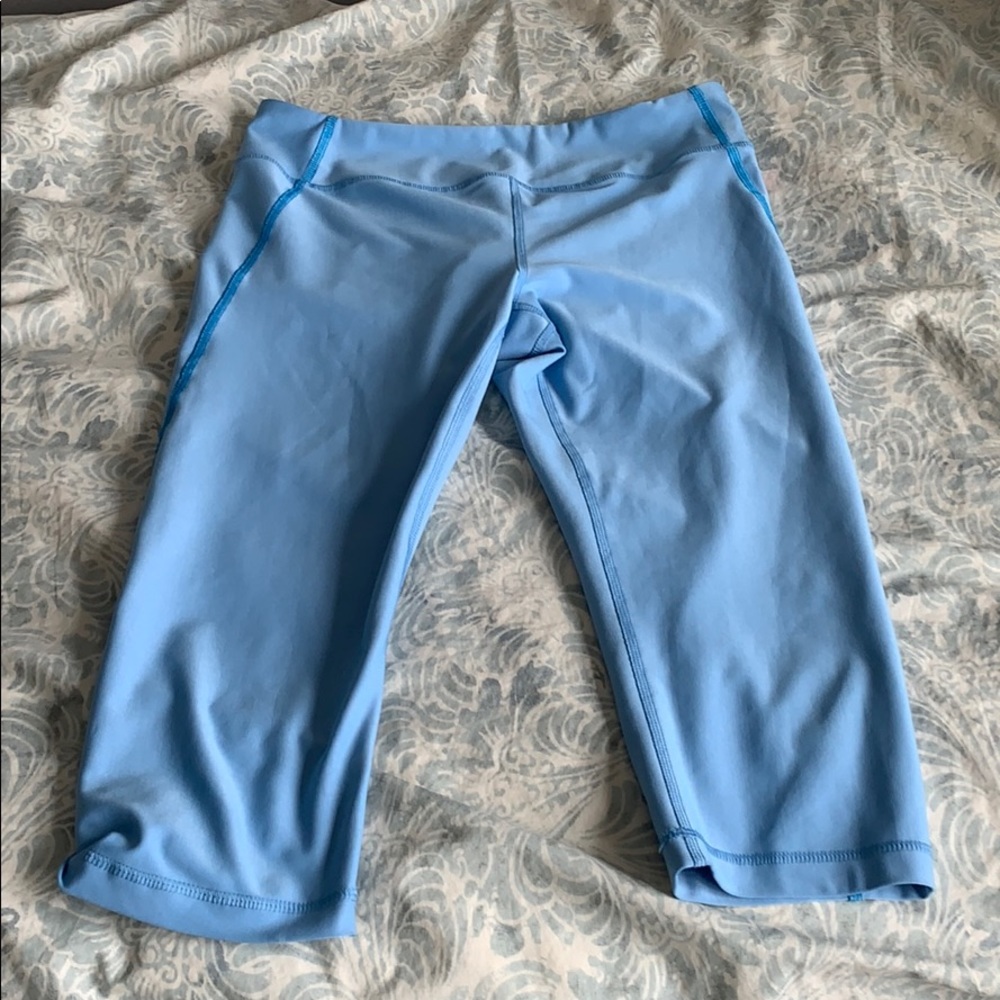 Light blue Capri leggings
